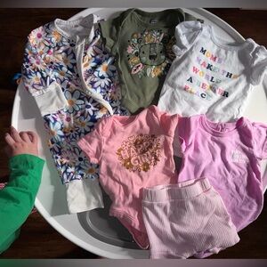 Old Navy Floral and Graphic Bodysuit Set